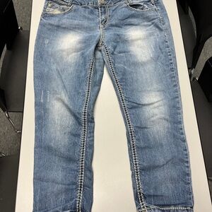 Almost Famous Women Junior’s Light Medium Wash Denim Ankle Jeans Size 15 X 24’